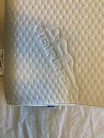 Selling a Tempur-pedic ergo neck pillow (never used) 2