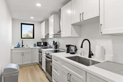 Dorm-Style Private Room | Shared Kitchen & Bath -6 3