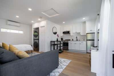 Modern Studio in Los Angeles 2