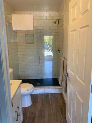 Sunny studio rental in Studio City 2