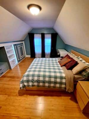 Sunny room on Third Floor for one person 5