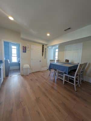 Sunny room on Third Floor for one person 4