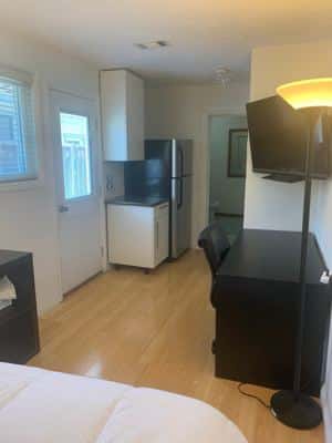 Beautiful in-law unit with large private bathroom 6