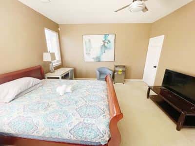 SJ12 Very spacious bright room 8