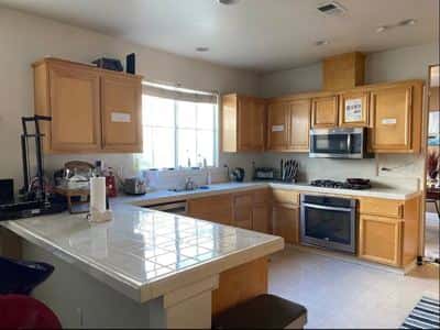SJ12 Very spacious bright room 1