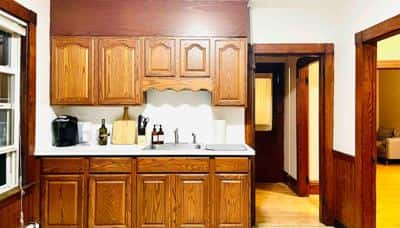 Airy Sunny Home. Large Space. Walk to Harvard 4