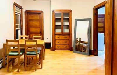 Airy Sunny Home. Large Space. Walk to Harvard 5