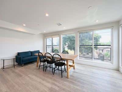 USC Safe Zone |Corner View| Private Bed & Bath 3