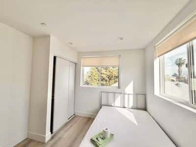 USC Safe Zone |Corner View| Private Bed & Bath 6