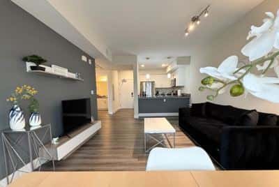 1B1B Spacious Top Floor Business-Ready Apt 416 3
