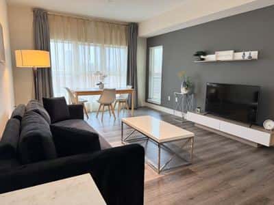 1B1B Spacious Top Floor Business-Ready Apt 416 1