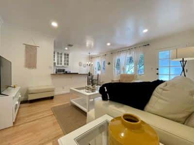 Charming Westwood 2Bed/1Bath w/ Central A/C 1