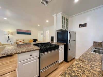 Charming Westwood 2Bed/1Bath w/ Central A/C 7