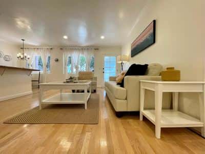 Charming Westwood 2Bed/1Bath w/ Central A/C 4