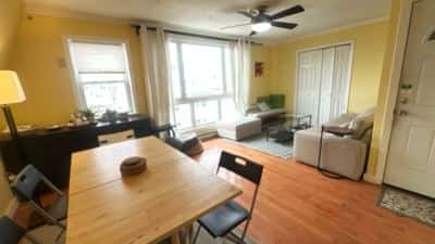 An Awesome Comfort Room Close to T & Boston (Blue) 7