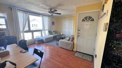 An Awesome Comfort Room Close to T & Boston (Blue) 1