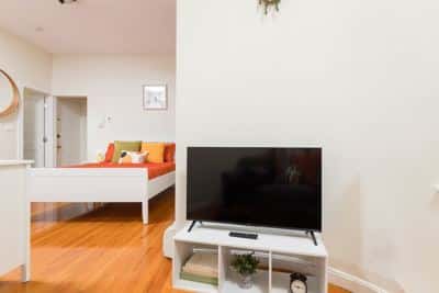 Super location! Walk everywhere! Clean studio 8