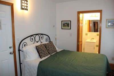 Hotel-Scholar House Room #5 - Near T 5