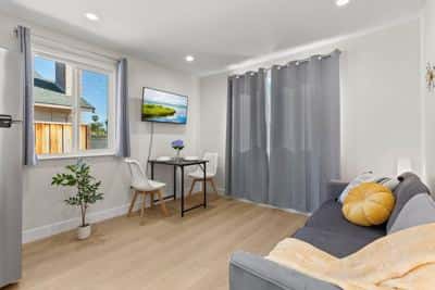 YieldMax (WA) | Guest House w Kitchen+HVAC+parking 7
