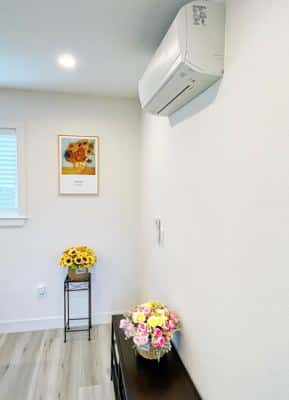 Spacious CRTL San Jose 1B w/crib free street prkg 4