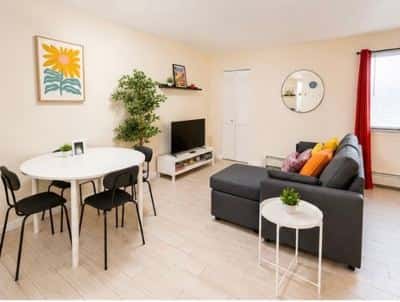 Close to the Subway-Big Studio-Free Parking 1