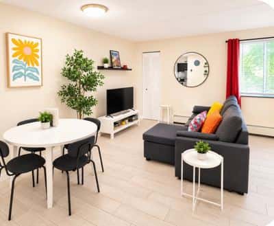 Close to the Subway-Big Studio-Free Parking 3