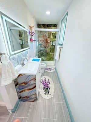 “Guest suite” room shared 6