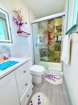 “Guest suite” room shared 7