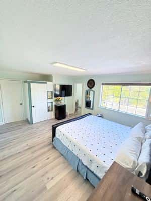 “Guest suite” room shared 3