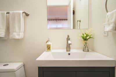 Two Double Beds & Ensuite Bathroom (# 205) 7