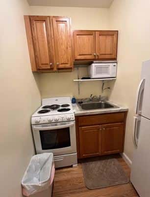 Wonderful 1 Bedroom in Beacon Hill 3