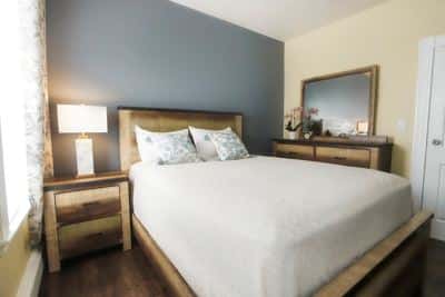 Beautiful, Clean Room close to Train and Downtown 8