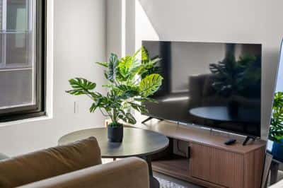 Luxury Studio Next to Broadway 3433 5