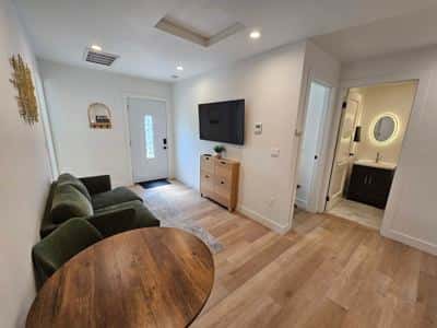 Modern Traveler Escape 2BR/ 1BA 6