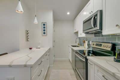 Bright ADU w Private Entrance & Yard 4