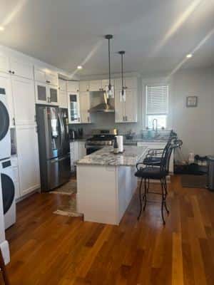 3rd floor room in Victorian House 4