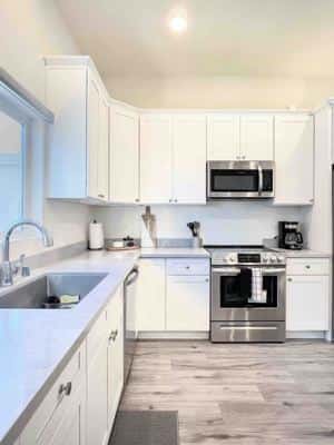 Spacious 3 Beds & 2 Baths House@ Roosevelt Park 3