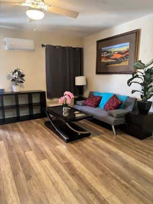 Modern Studio • Private Entry + Mini Kitchenette 1