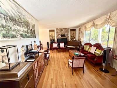 Grand Suite & Den | Private Entrance, Soaking Tub 2