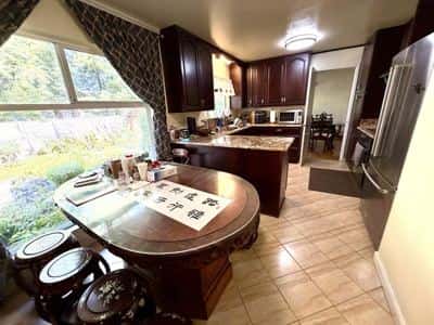 Grand Suite & Den | Private Entrance, Soaking Tub 4