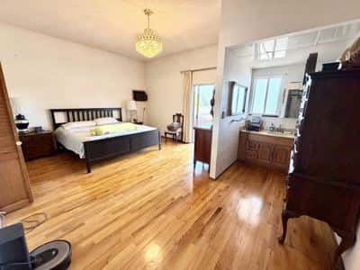 Grand Suite & Den | Private Entrance, Soaking Tub 7