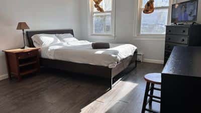 Specious Room Close T & Boston 6
