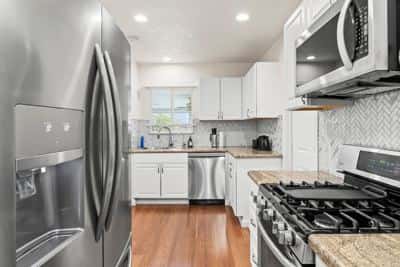 Jane's Home (SN) | 2B1B Home @ Convenient Location 6