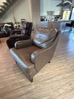 Comfortable Walnut Accent Chair - Like New 3