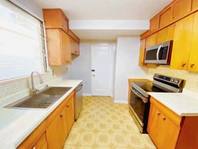 Room for Rent in 4b2.5b House Near North Berkeley Bart - 3 month short 5