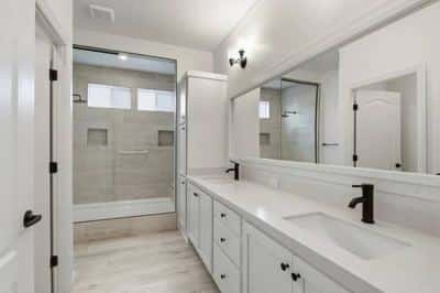 CAPE COD VILLAGE GEM! BEAUTIFUL 3BR/2BA SILVERCREST HOME IN A SOUGH 5