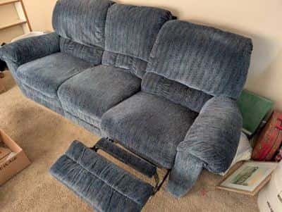 FREE RECLINING SOFA 2