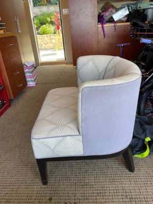 Two upholstered chairs like new 4