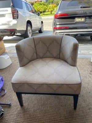 Two upholstered chairs like new 2