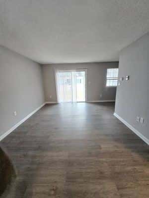 ROOM FOR RENT AT HAMILTON 3